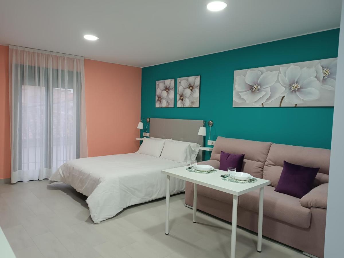 Estudios La Casina Caces Esterno foto