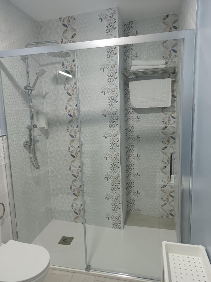 Estudios La Casina Caces Esterno foto